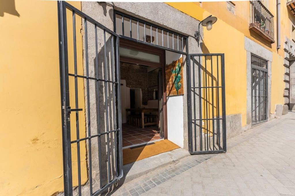 Encantador Apartamento En Calle Segovia Madrid Esterno foto